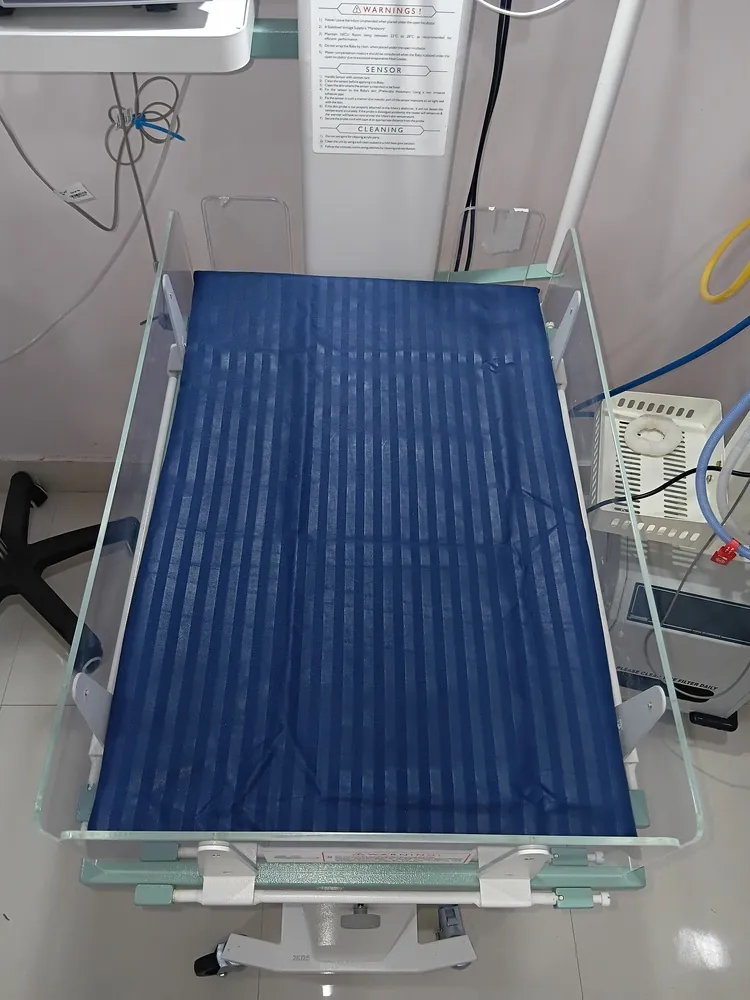 Polyster Cotton NICU Bedsheet